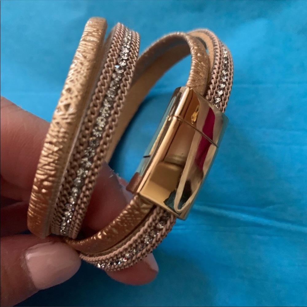 Francesca’s Collection Wrap Bracelet - Picture 3 of 3